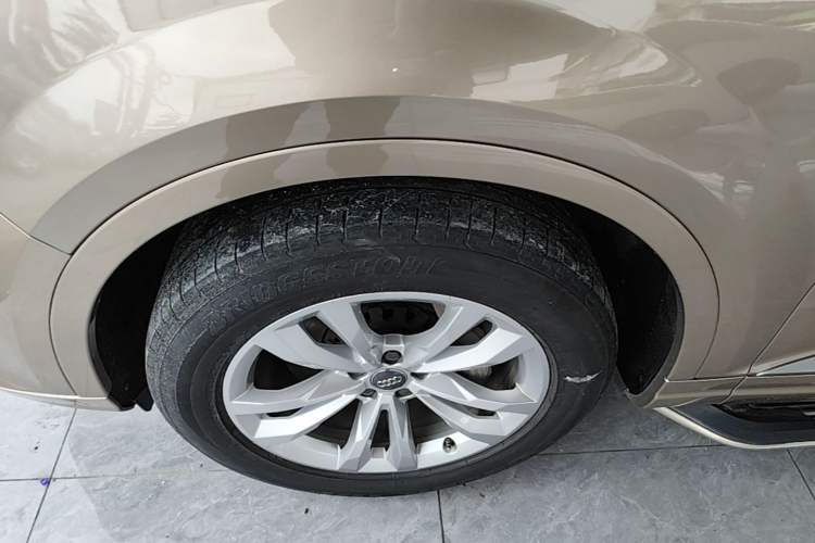 Used Audi Q7 2018 40 TFSI Comfort Model