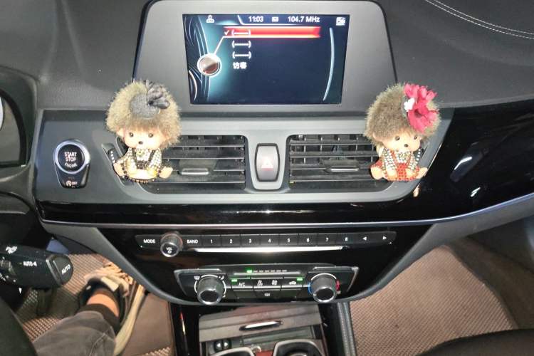 Used BMW 1 Series 2017 118i Sport Edition Audio And AC Panel