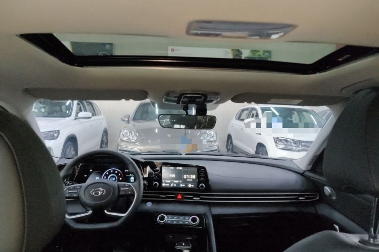 Used Hyundai Elantra 2022 1.5L CVT GLX Elite Edition Headliner