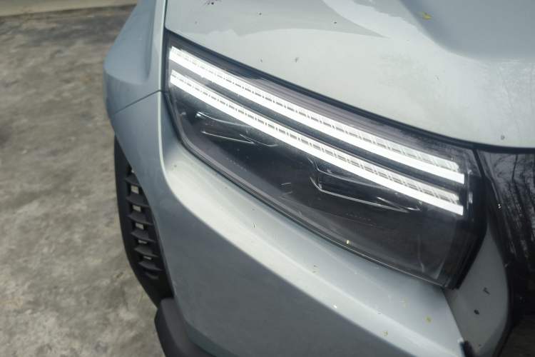 Used Formula Leopard Titanium 3 2025 501KM All-Wheel Drive Intelligent Driving Ultra Version
