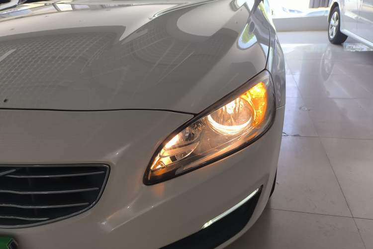 Used Volvo S60 2017 S60L T3 Smart Drive Edition Left Front Headlight