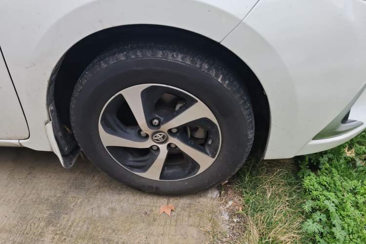 Used Toyota Levin 2017 Revised Dual-Engine 1.8H GS E-CVT Elite Sunroof Version China V Standard
