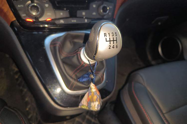 Used Haval H6 2013 Sports Edition 1.5T Manual Two-Wheel Drive Elite Model
