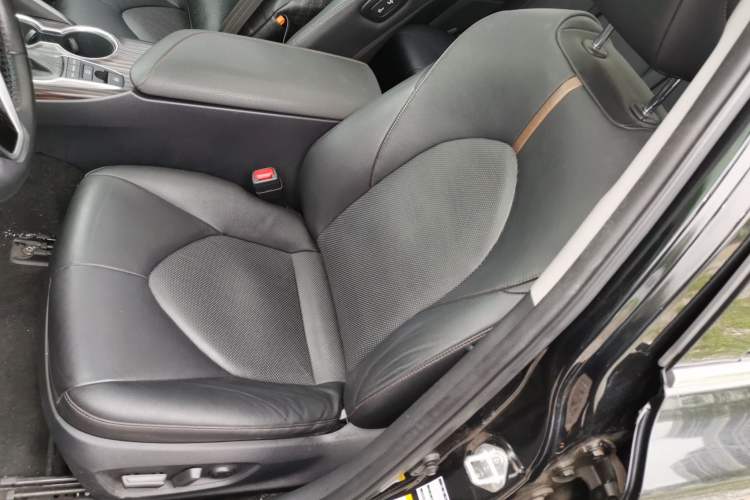 Used Toyota Camry 2018 2.5G Luxury Edition Left Front Seat