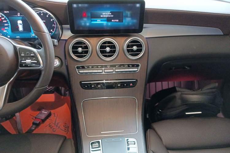 Used Mercedes-Benz GLC 2020 Facelifted GLC 300 L 4MATIC AMG-Line Audio And AC Panel