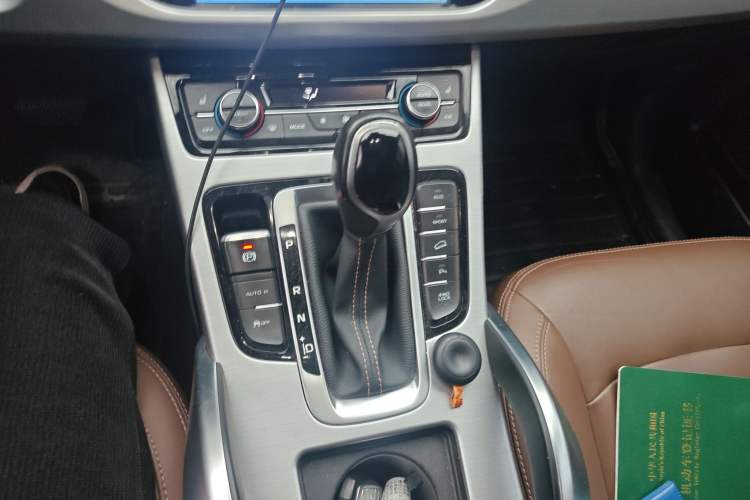 Used Geely Auto Emgrand X7 Sport 2016 1.8TD Automatic All-Wheel-Drive ZhiZun Edition