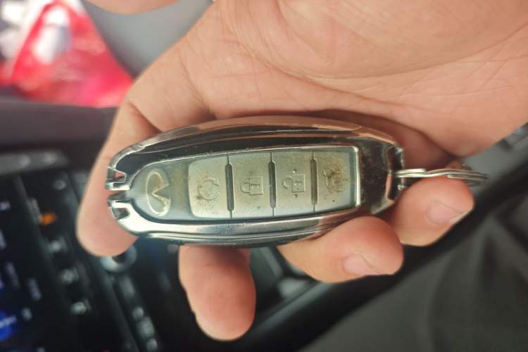 Used Infiniti QX50 2018 2.0T Four-Wheel Drive Flagship Edition Vehicle Key