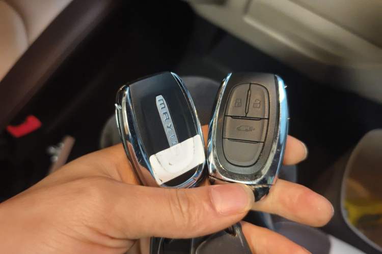 Used SAIC MAXUS V100 RV 2022 2.0T Traveler V100 Mountain Retreat Edition with Longitudinal Bed
