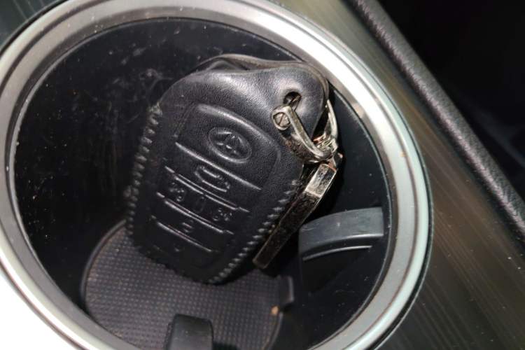 Used Toyota Sienna 2023 2.5L Hybrid Deluxe Edition
