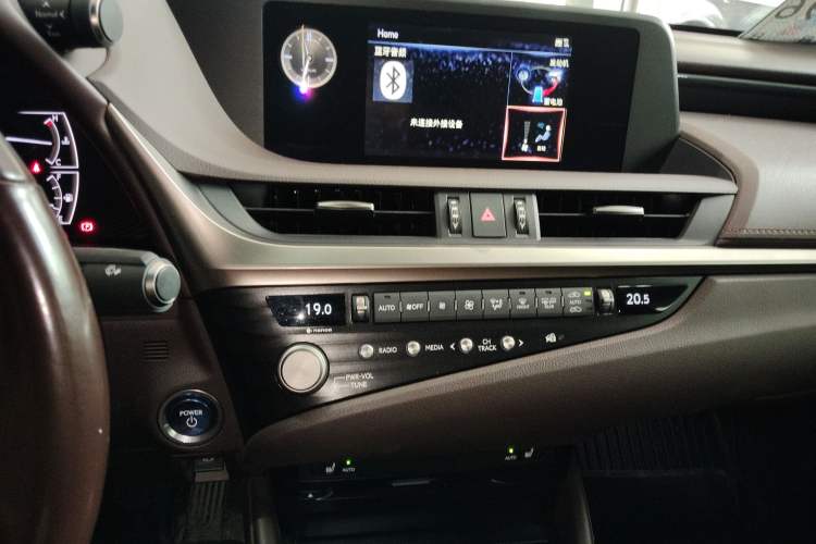 Used Lexus ES 2020 300h Premier Edition
