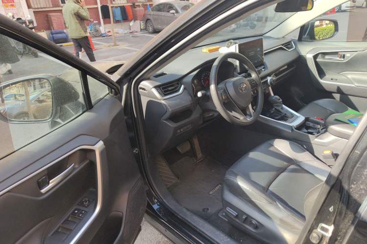 Used Toyota Wildlander 2020 2.0L CVT 4x4 Luxury Edition