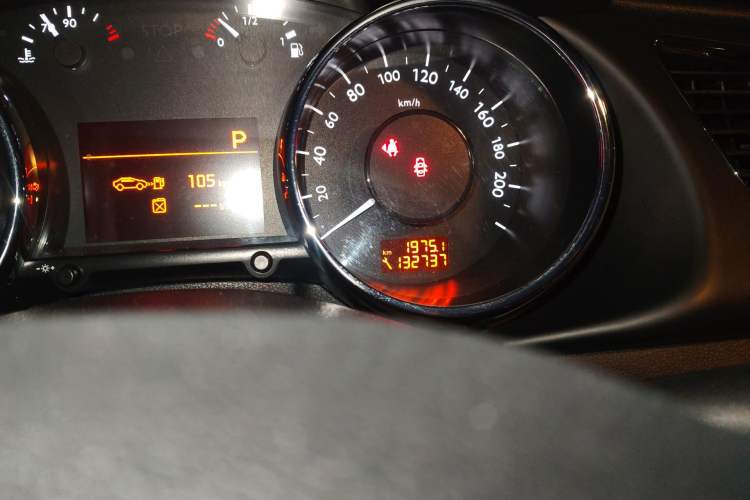 Used Peugeot 3008 2013 1.6THP Automatic Prestige Edition Odometer Close Up