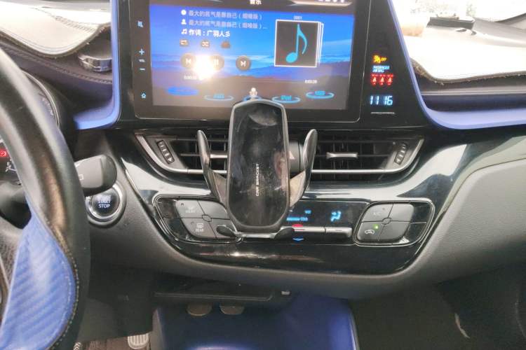 Used Toyota C-HR 2018 2.0L Leading with Sunroof China VI Standard
