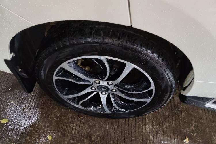 Used Haval H6 Coupe 2018 Red-Label 1.5T Automatic Two-Wheel Drive Ultra-Luxury Model Right Rear Wheel Hub