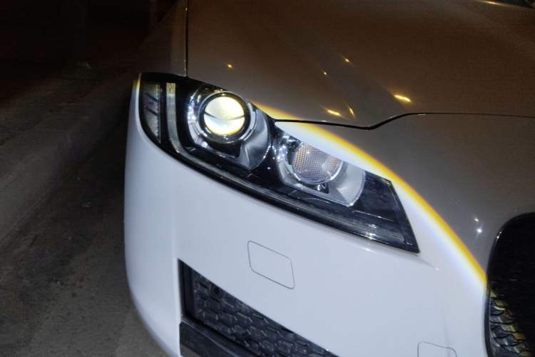 Used Jaguar XFL 2020 XFL 2.0T P200 Two-Wheel-Drive Elite Edition Right Front Headlight