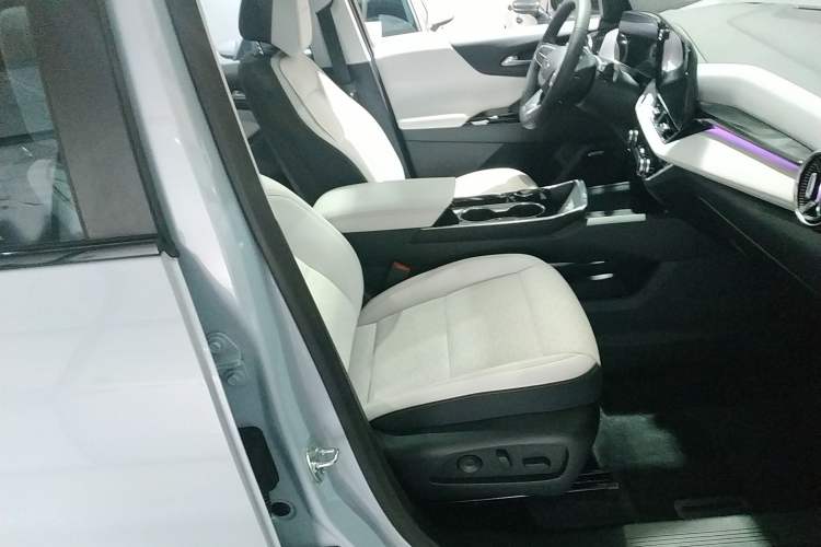 Used Chevrolet Equinox Plus 2024 155km ACTIV Ultimate Edition