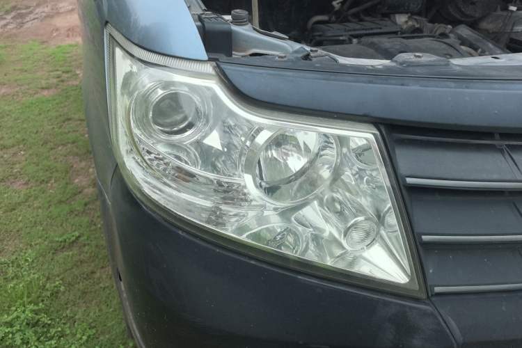 Used Dongfeng Shuaike 2011 1.6L Manual Commercial 5-Seater Right Front Headlight