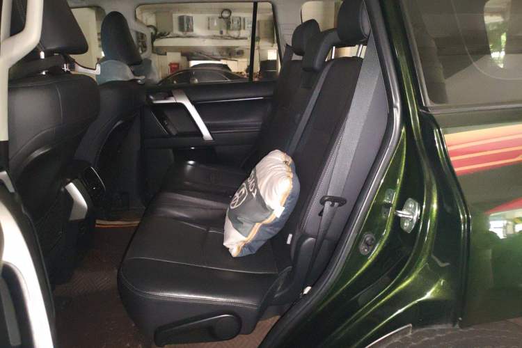 Used Toyota Prado 2019 3.5L Automatic TX-L Deluxe Edition with Rear-Mounted Spare Tire Left Rear Seat