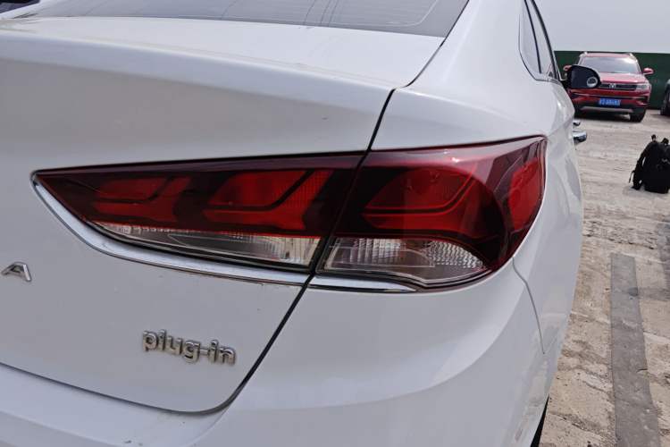 Used Hyundai Sonata Plug-in Hybrid 2018 2.0 PHS Smart Connect Version China VI Standard