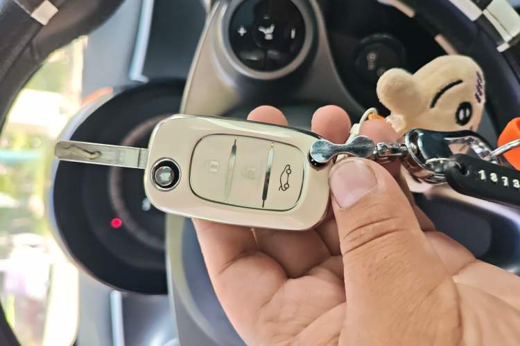 Used smart fortwo 2015 1.0L 52 kW Hardtop Passion Edition Vehicle Key