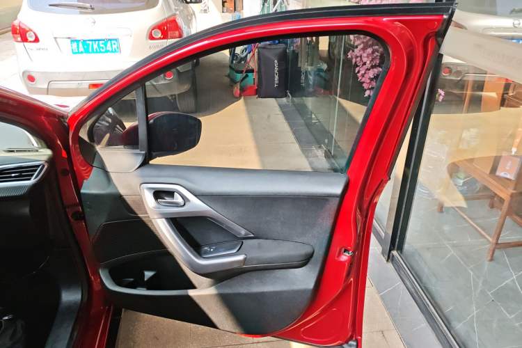 Used Peugeot 2008 2014 1.6L Automatic Fashion Edition