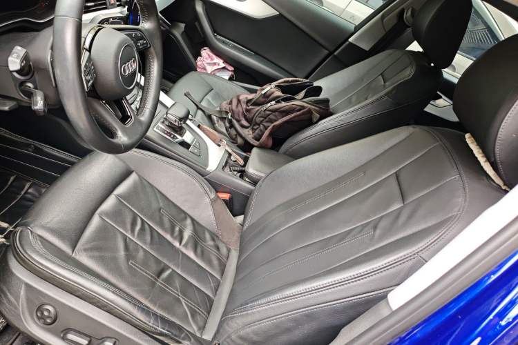 Used Audi A4L 2019 40 TFSI Fashion Edition China VI Emission Standard Left Front Seat