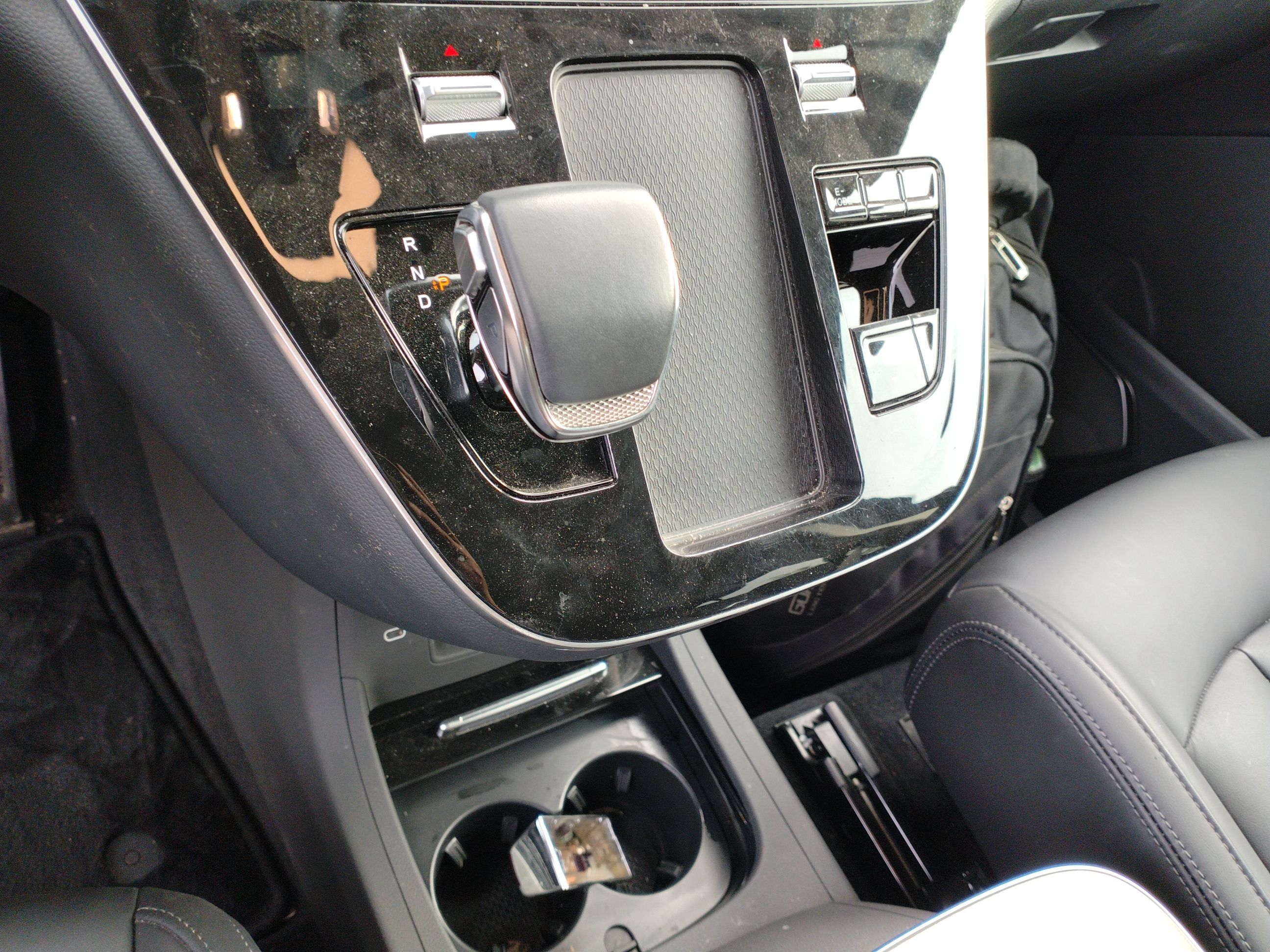Hongqi HQ9 PHEV 2024 2.0T Four-Wheel Drive Business Edition — снимка 16