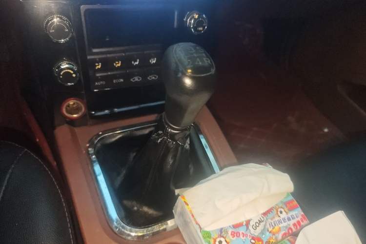 Used JDMC T5 2014 2.8T Two-Wheel Drive Upgraded Version with Standard Wheelbase JE493ZLQ4E
