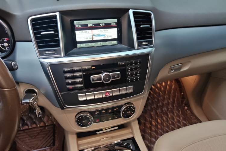 Used Mercedes-Benz M-Class 2014 ML 320 4MATIC
