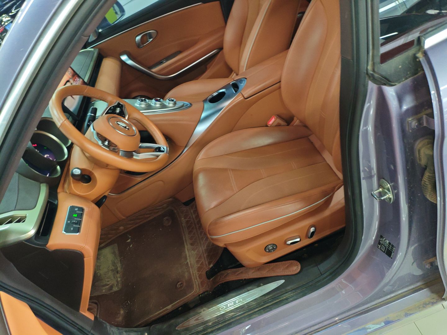 Переднее сиденье в автомобиле