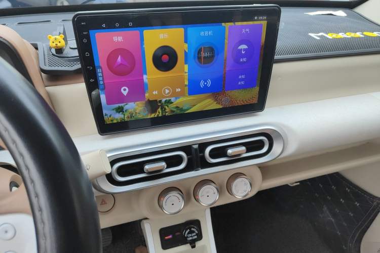 Used Wuling Hongguang MINIEV 2024 3rd Generation 215km Youth Edition Audio And AC Panel