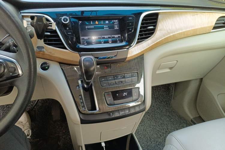Used Buick GL8 2017 ES 28T Comfort Model China V Standard