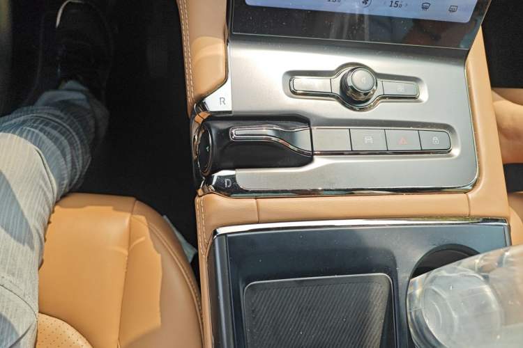 Used Nio ES6 2022 75 kWh Sport Edition Gear Lever