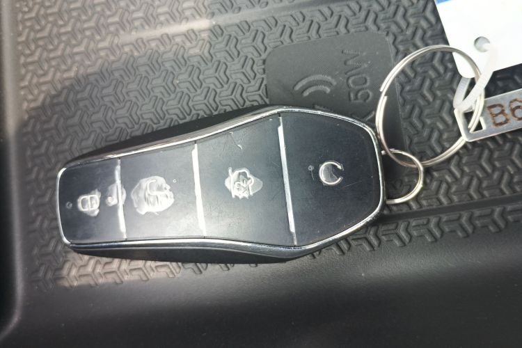 Used BYD Song L DM-i 2025 Intelligent Driving Version 160 km Excellence Edition Vehicle Key