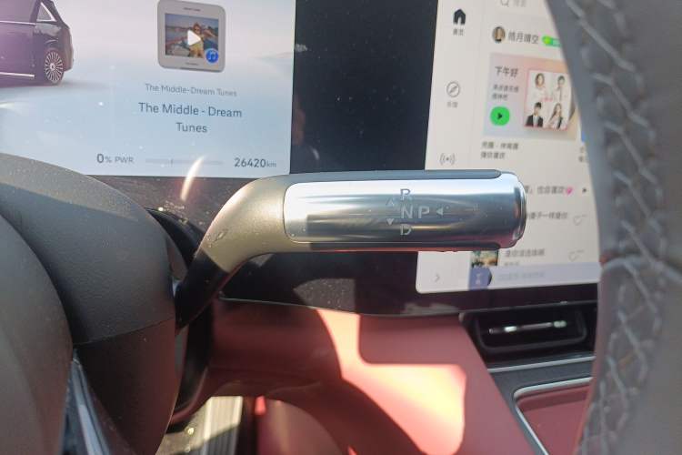 Used Hima AITO M8 2025 Extended-Range Max+ Version 53.4 kWh 6-Seater Edition Gear Lever