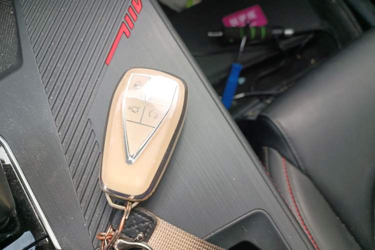 Used CHANGAN OSHAN Z6 2022 Blue Whale 1.5T DCT Luxury Model Vehicle Key