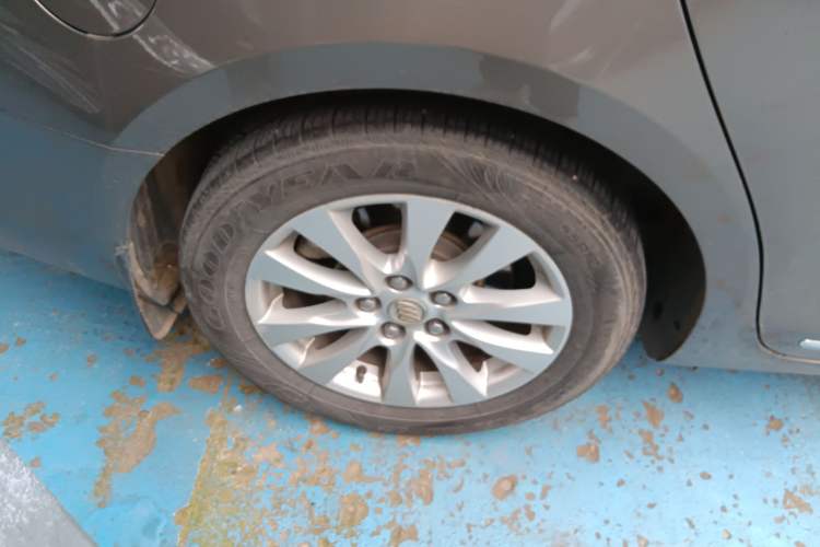 Used Buick LaCrosse 2013 2.4L SIDI Leading Comfort Version
