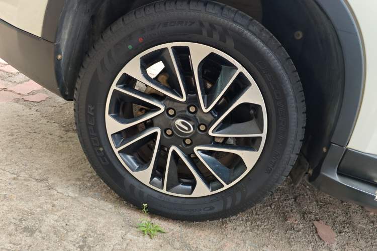 Used GAC Trumpchi GS4 2017 235T Automatic Two-Wheel Drive Elite Edition Right Rear Wheel Hub