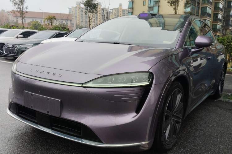 Used Hima Luxeed R7 2024 All-Electric 667 km Max