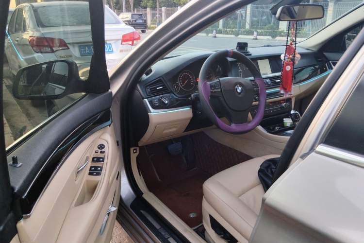 Used BMW 5 Series 2011 523Li Luxury Model
