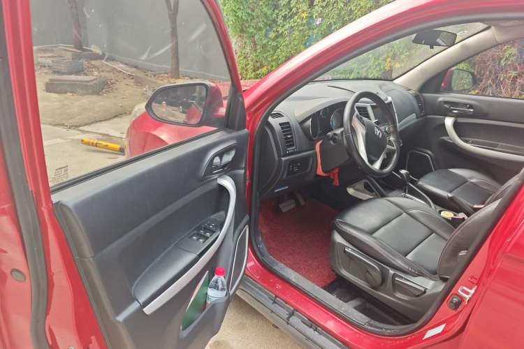 Used Changan CS35 2015 1.6L Automatic Luxury Model China IV Standard