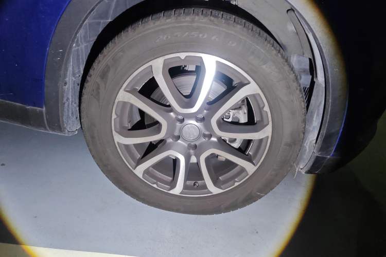 Used Maserati Levante 2018 3.0T Standard Edition Right Front Wheel Hub