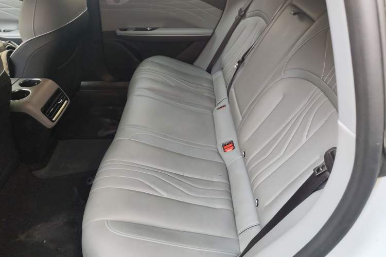 Used Geely Galaxy E8 2024 550 km Range Rear-Wheel-Drive PRO Interior 4