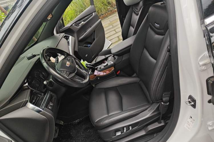 Used Cadillac XT5 2021 28T Luxury Model
