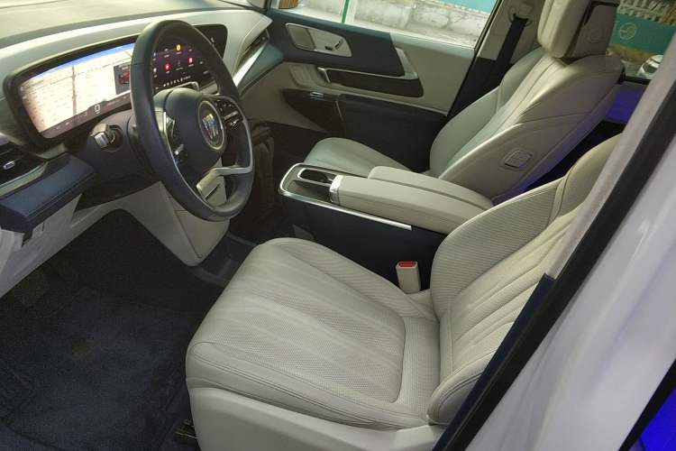 Used Buick Century 2023 2.0T Six-Seater Yinshi Edition