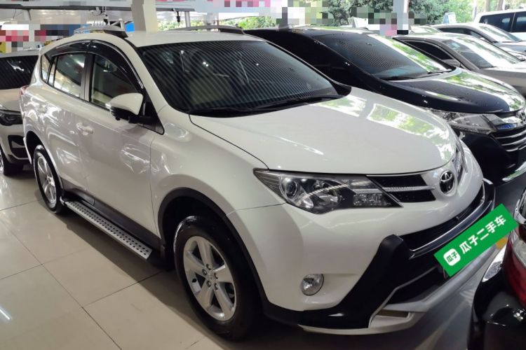 Used Toyota RAV4 2013 2.0L CVT Two-Wheel Drive Urban Edition Front Right 45 Deg