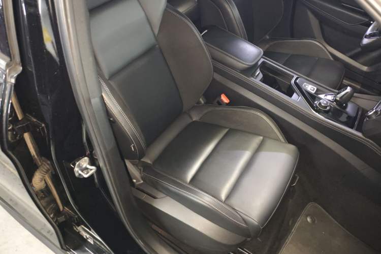 Used Lynk & Co 03 2022 1.5TD DCT JingPlus Right Front Seat