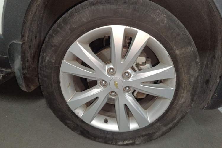 Used Chevrolet Captiva 2014 2.4L 4x4 Flagship Edition 7 Seats
