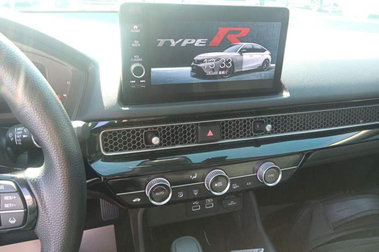 Used Honda Civic 2023 240TURBO CVT Dynamic · Center Stage Special Edition