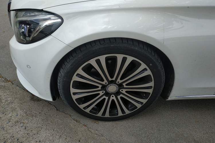 Used Mercedes-Benz C-Class 2015 C 200 L 4MATIC
